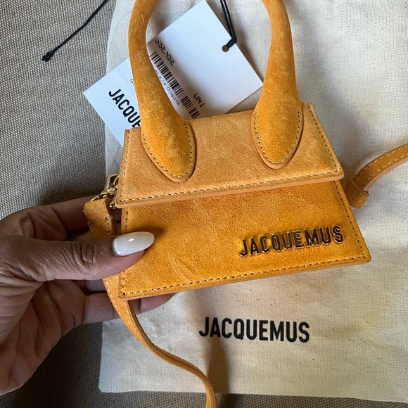 JACQUEMUS
Orange La Montagne 'Le Chiquito' Clutch - Picture 2 of 11